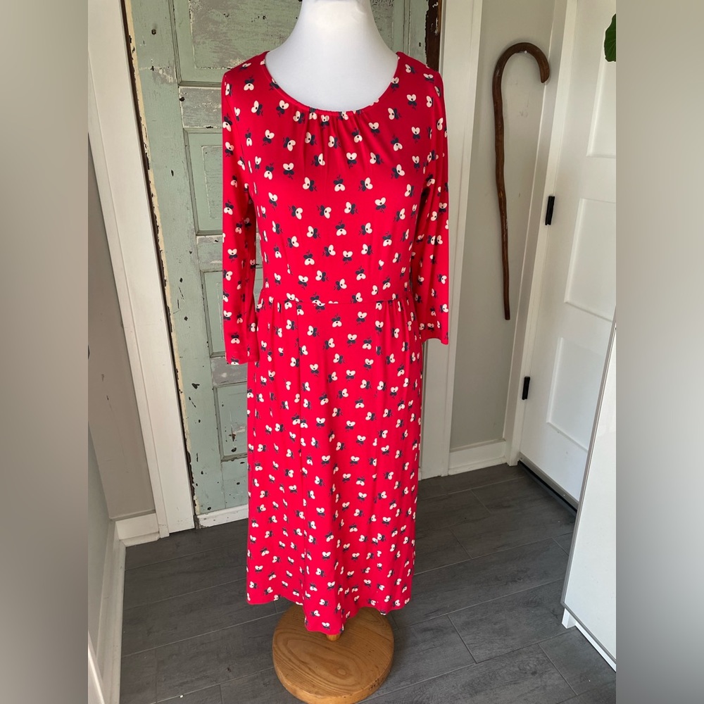 BODEN bright red jersey dress Size 10 long -midi with small blue & white flowers